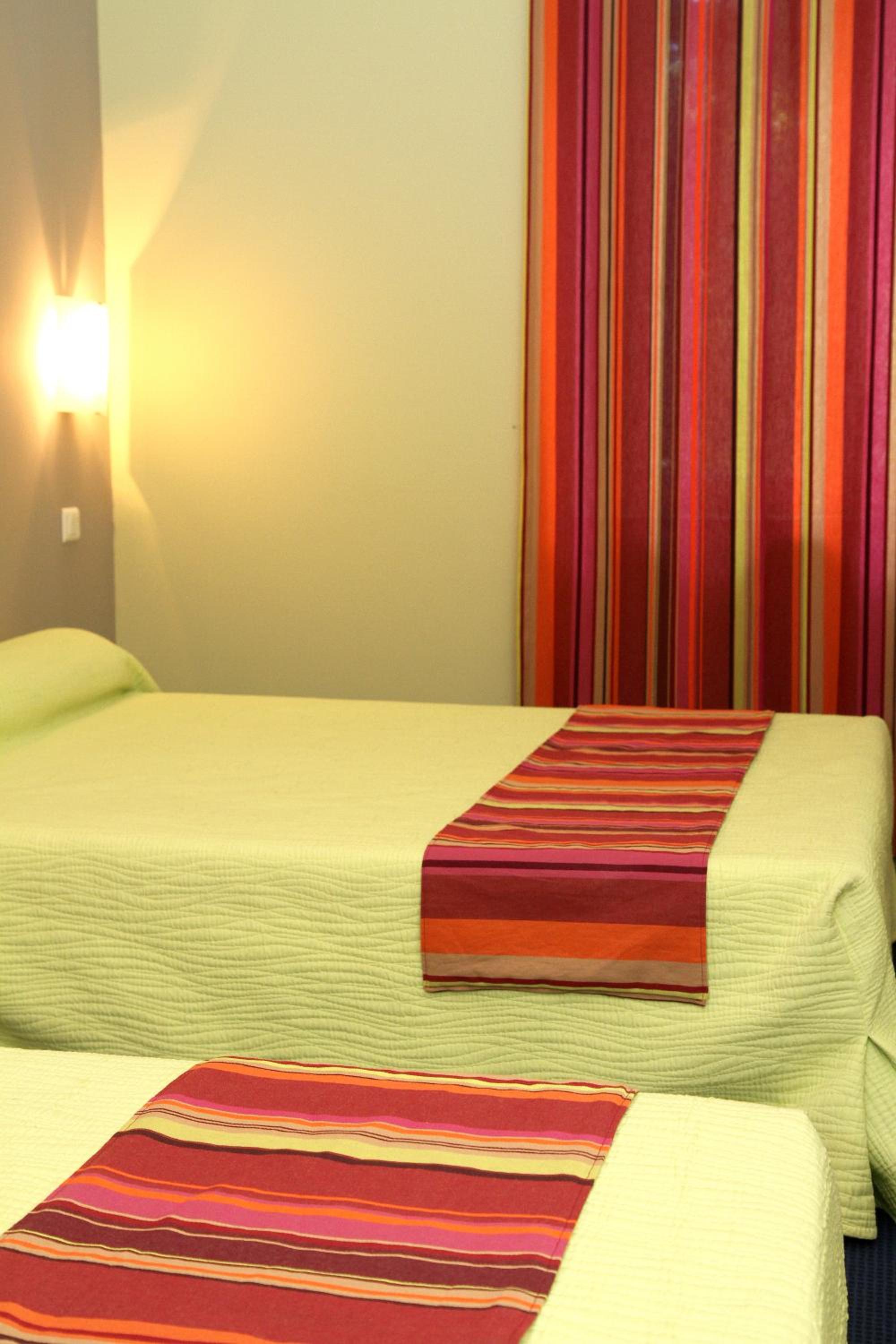 HOTEL LE CLOS DES OLIVIERS 24/37