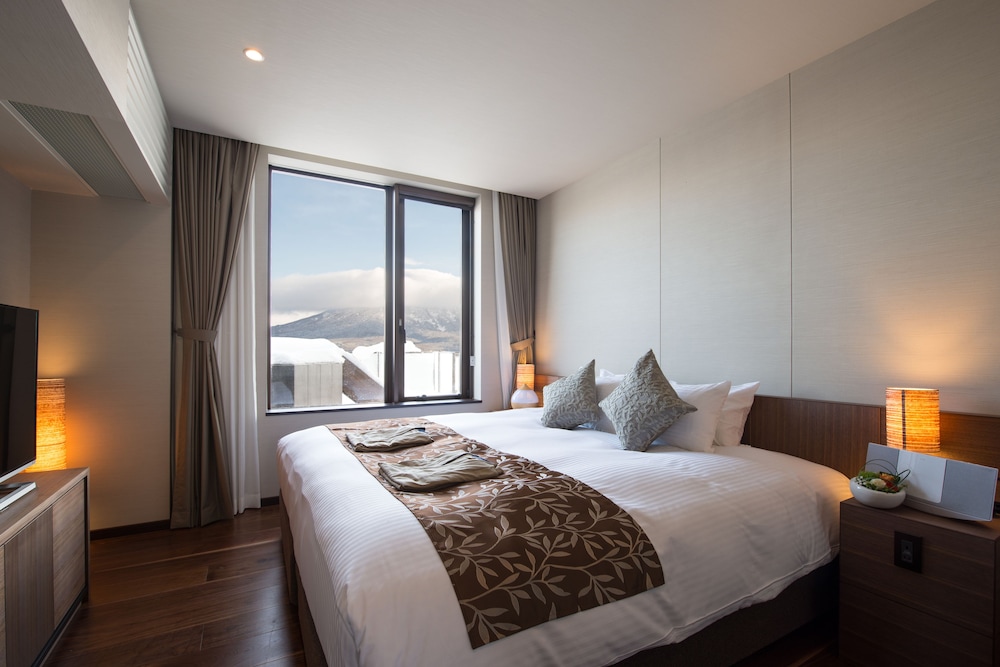 4 BEDROOMS, PENTHOUSE