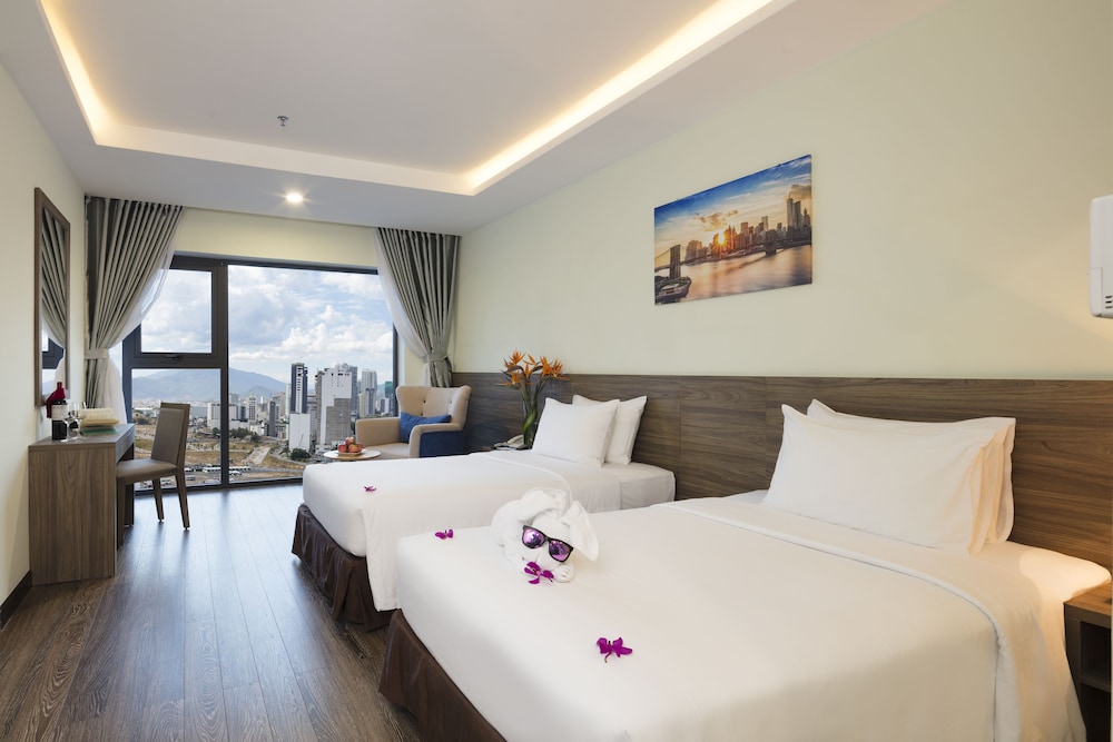 SUPERIOR, DOUBLE OR TWIN BED, CITY VIEW
