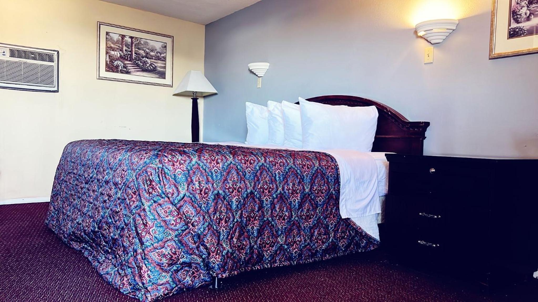 TRAVELERS LODGE EADS COLORADO 29/50