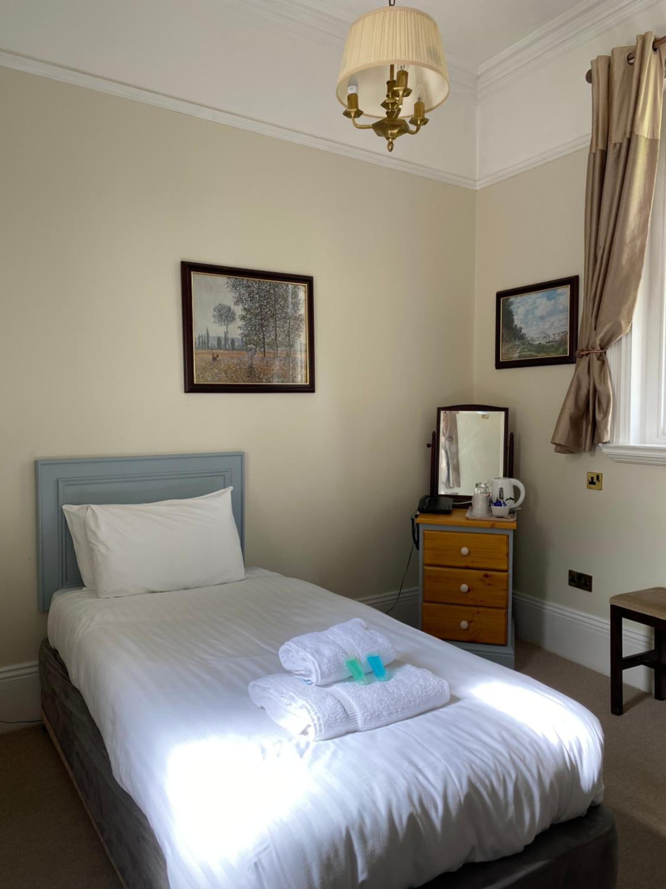 Fieldways Hotel And Health Club 2/43