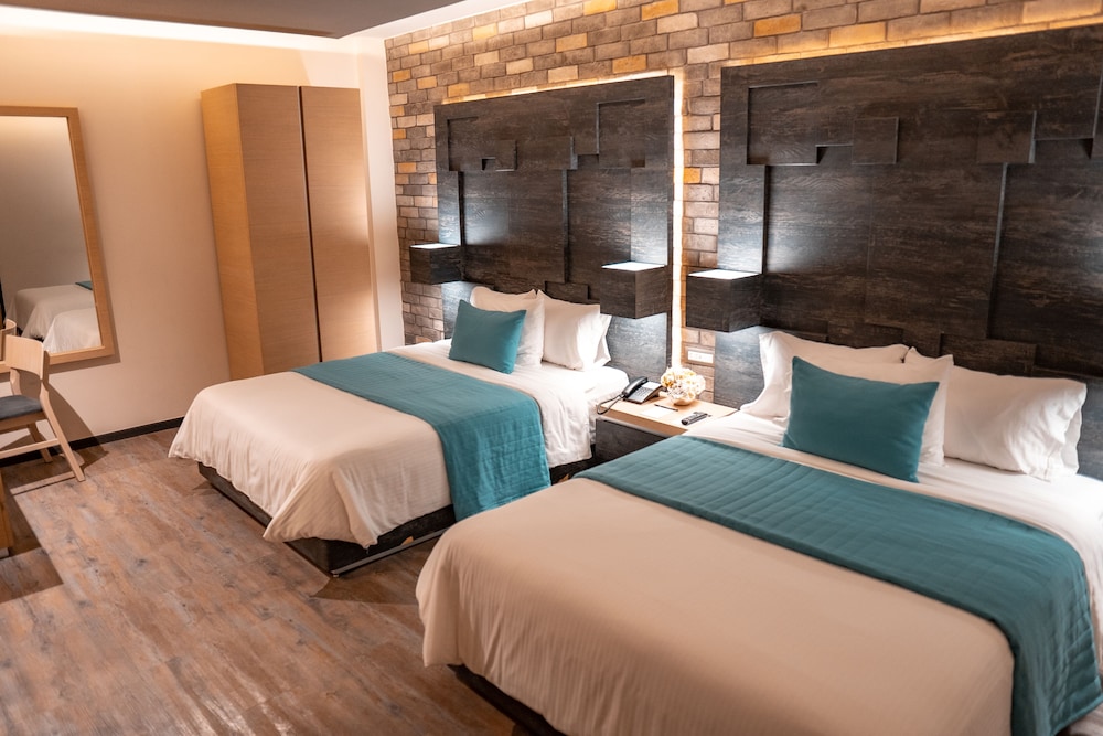 HOTEL PUNTO MX 9/80
