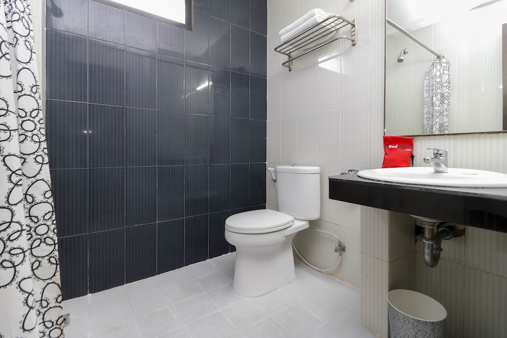 RedDoorz Plus Grand Populer Hotel (ex Nida Rooms Makassar Sulawesi) 12/33