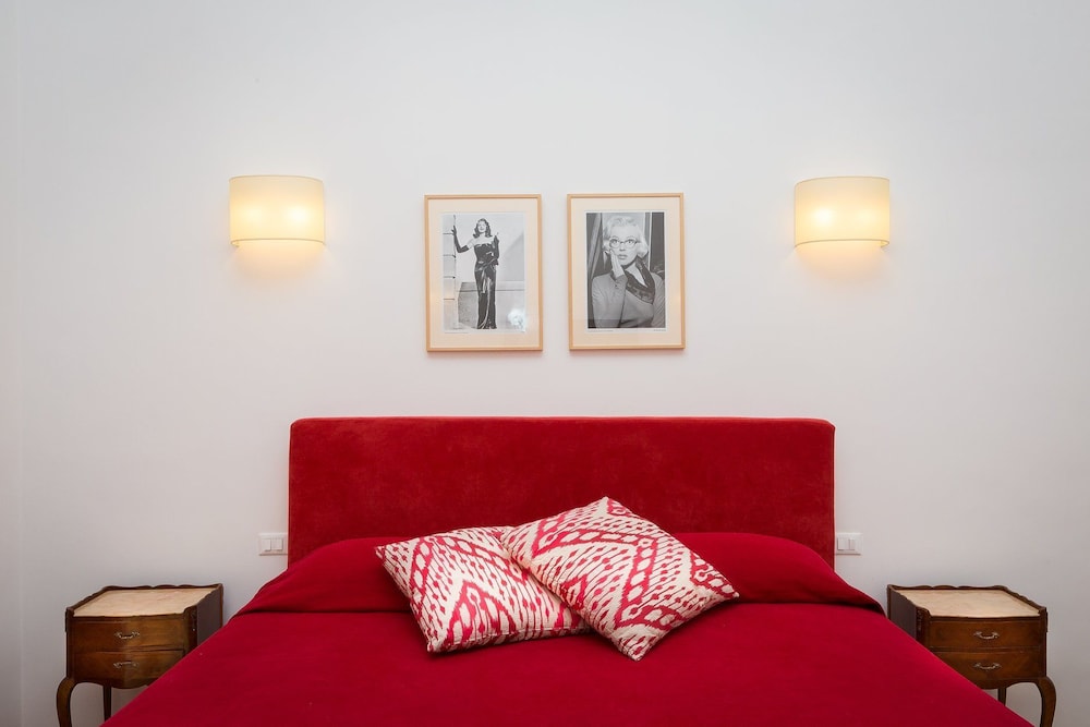 Prestigious Apartment Via Barberini 33/50