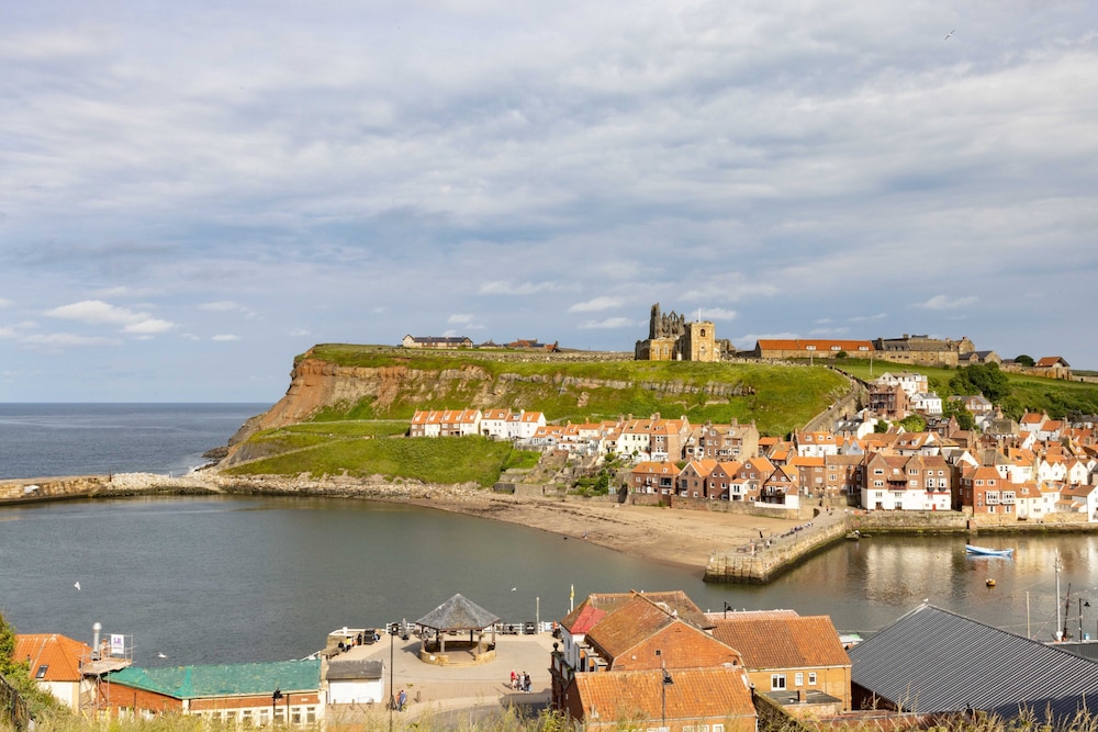 Royal Hotel Whitby 55/61
