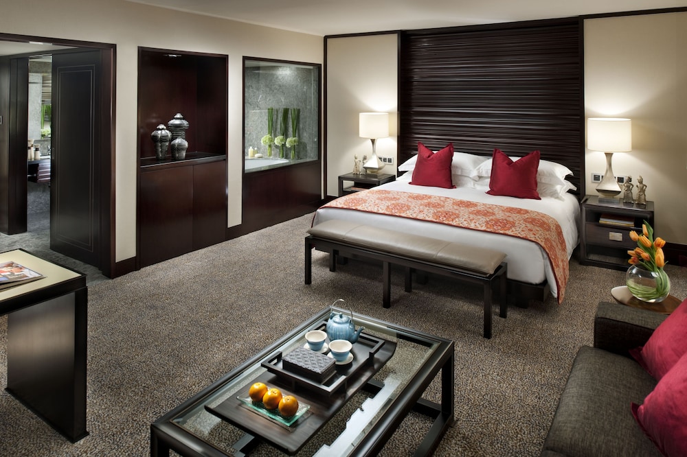 Mandarin Oriental, Jakarta 30/86