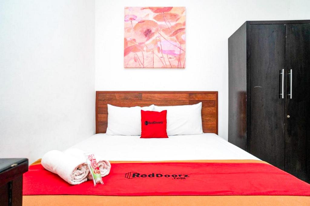 Reddoorz Plus Pasar Baru 15/43