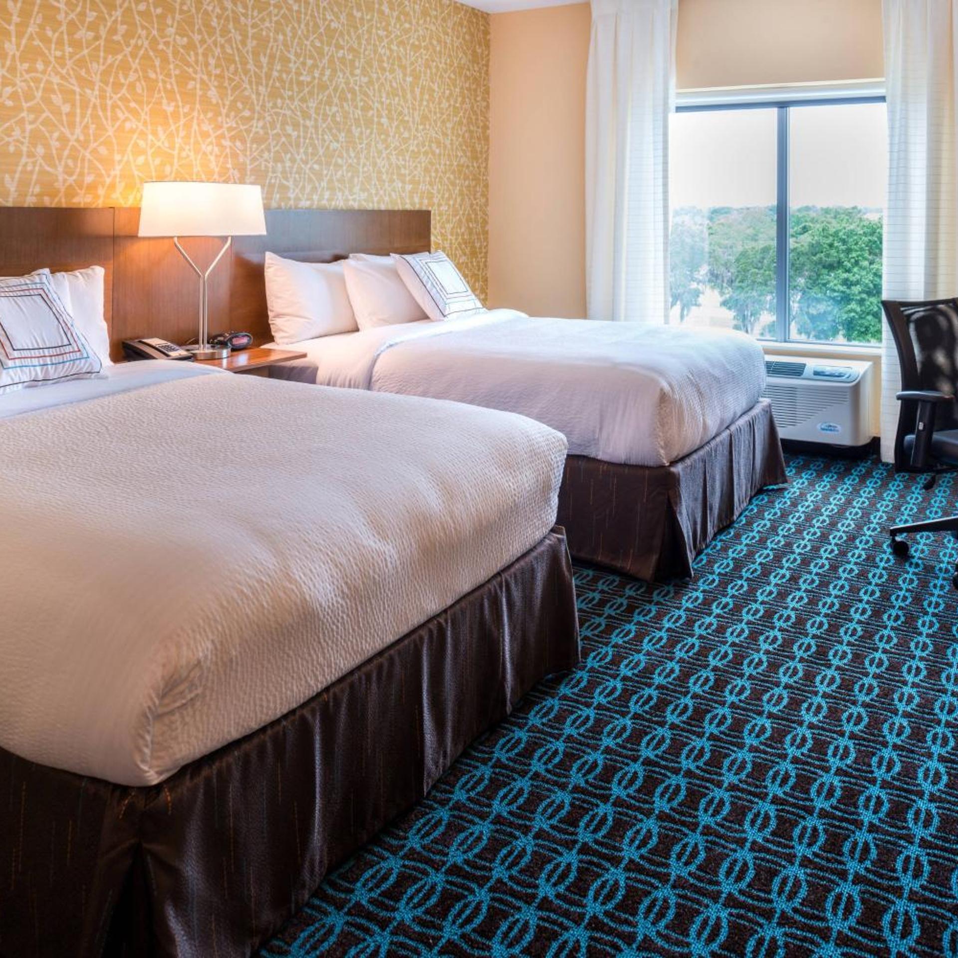 Room, 2 Queen Beds, Bathtub, Accessible