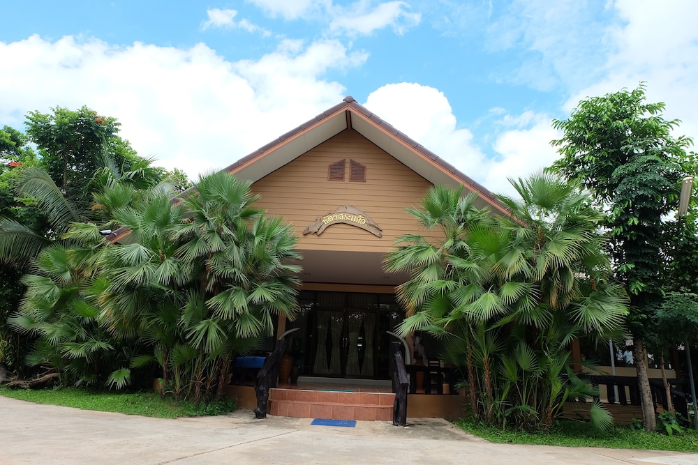Big Tree Resort 4/45
