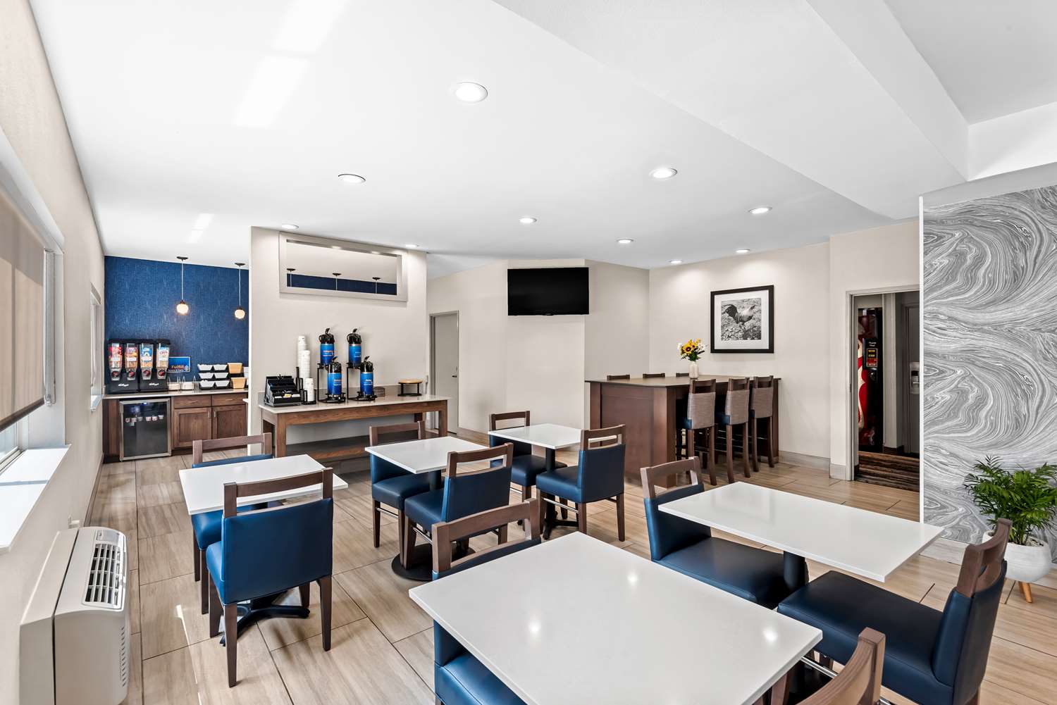 Best Western Ottumwa Inn & Suites 10/12