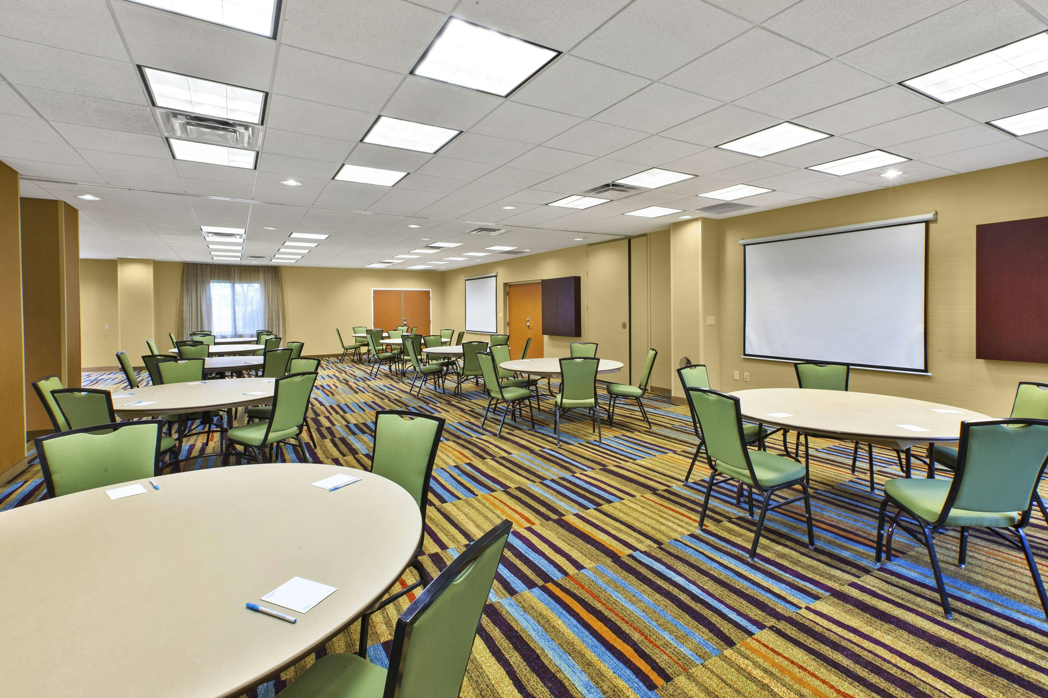 Fairfield Inn Suites By Marriott Lexington North 10/11