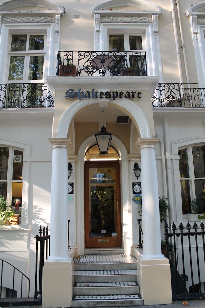 Shakespeare Hotel 2/67