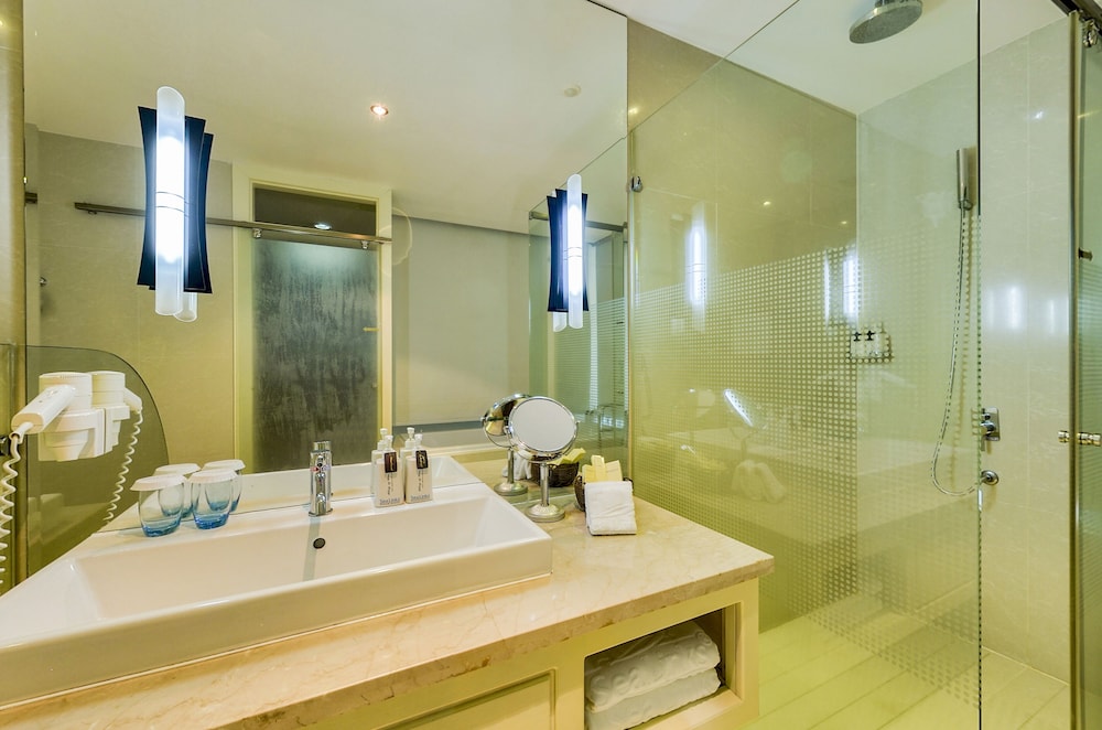 Sea Links Beach Hotel 47/47