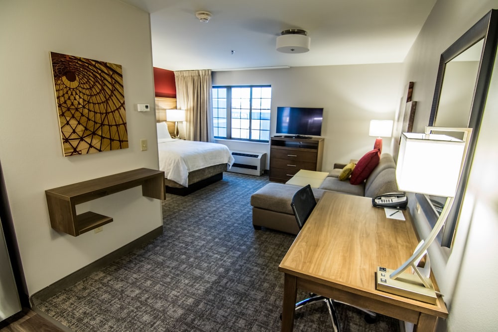 Staybridge Suites Anchorage 50/76