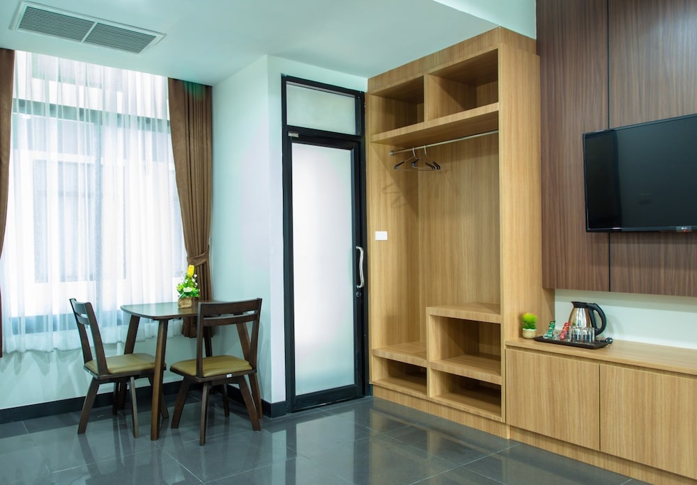 Thanburi Hotel 19/35