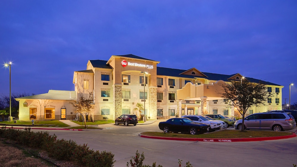 Best Western Plus Burleson Inn & Suites 2/32
