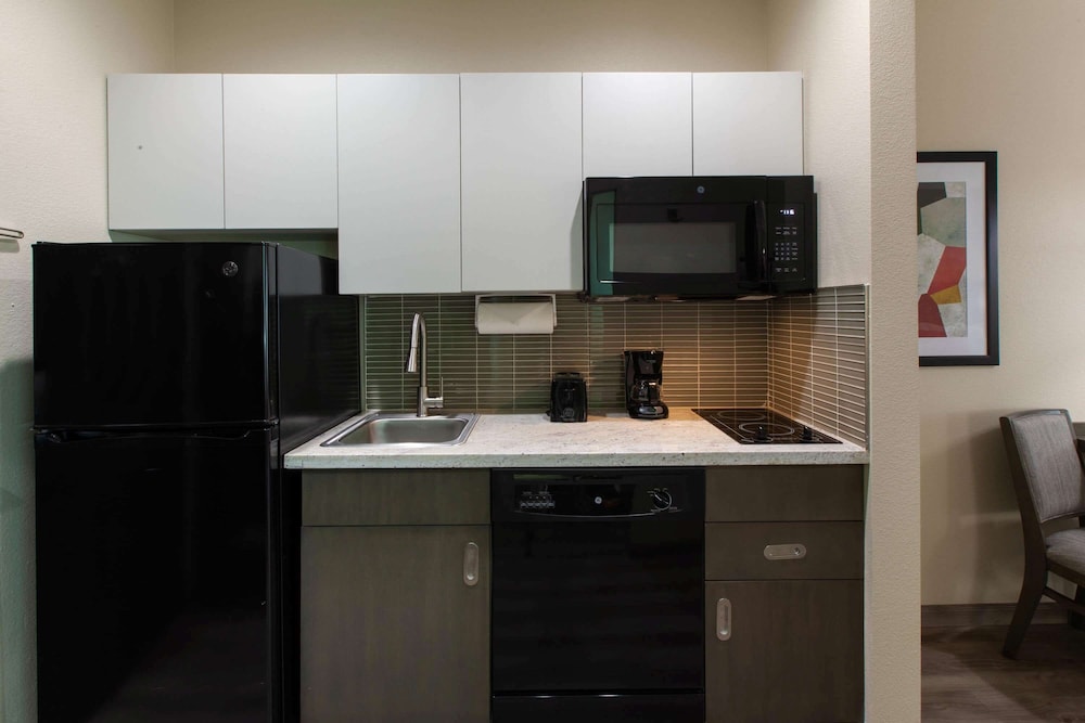 Hawthorn Suites By Wyndham Odessa 10/17