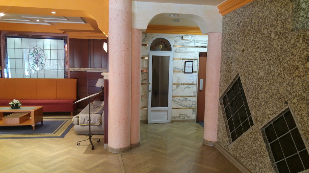 Hotel Cabanas 4/45