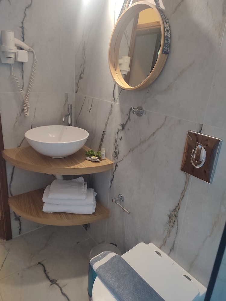 Evangelos Apartments 49/49