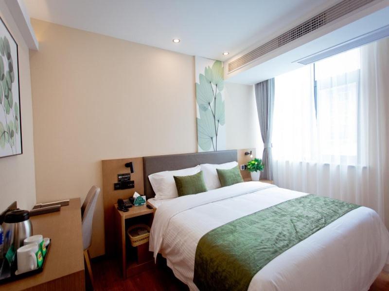 GreenTree Hotel (Kuixing Road Fuyang high speed railway station) 18/33