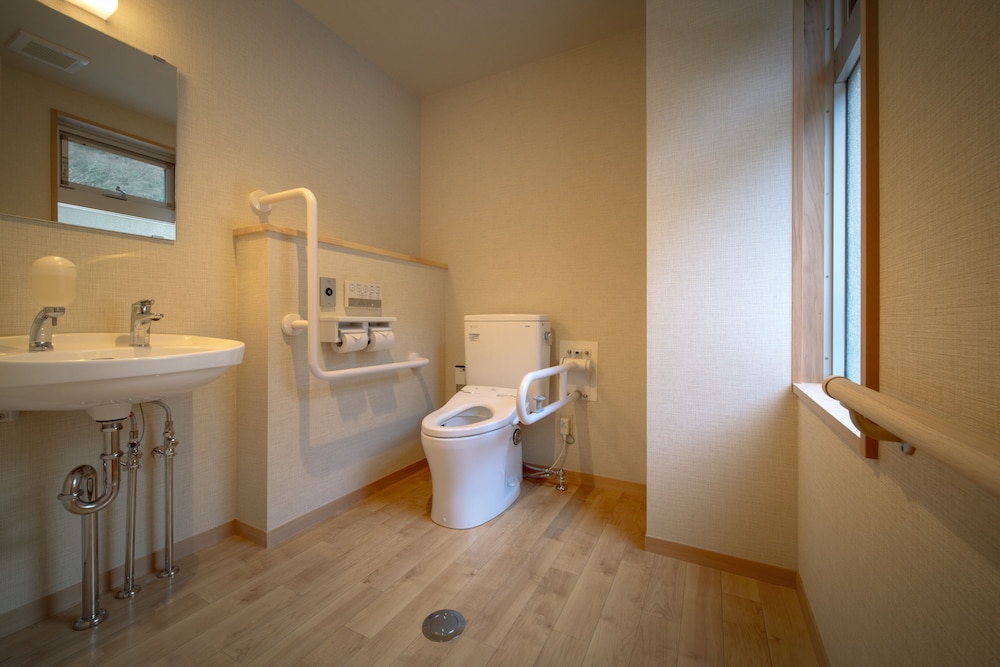 Yumori Onsen Hostel 39/41