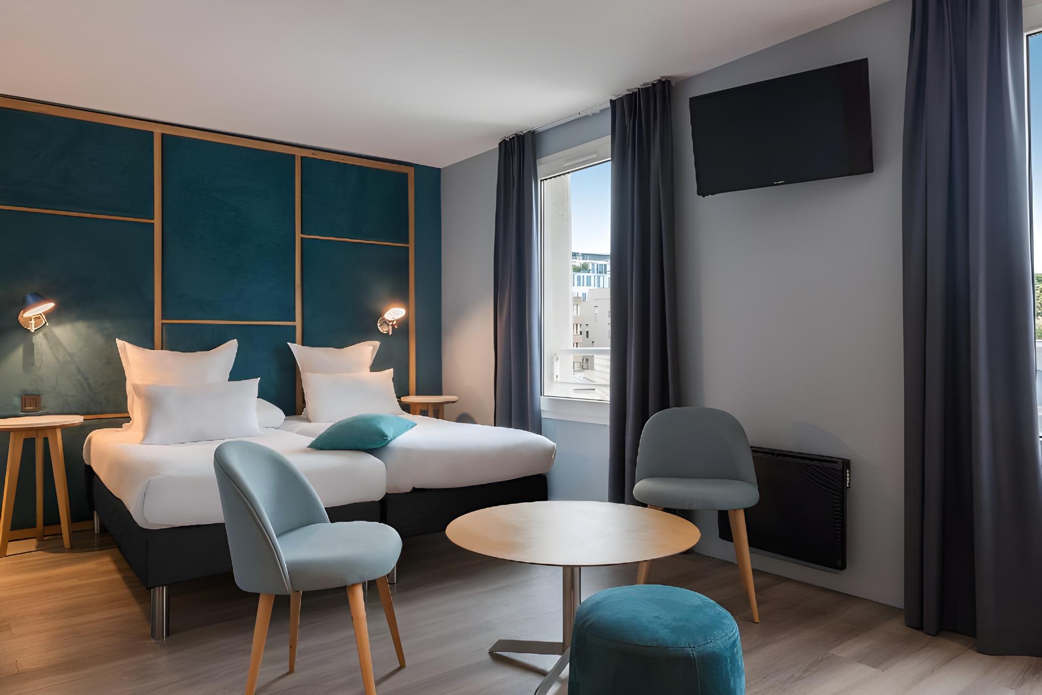 Room, Triple, 1 Queen and 1 Single Bed