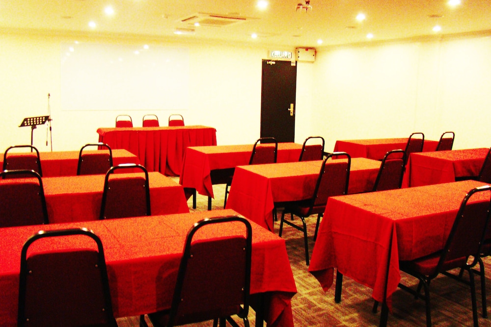 Adel Hotel 22/31