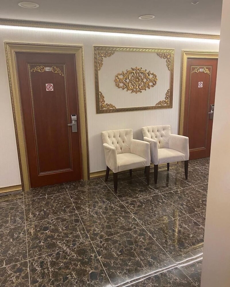 Grand Merin Hotel 10/63