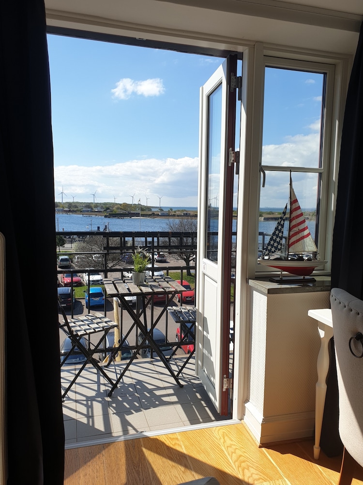 Hamnhotellet Kronan 36/44