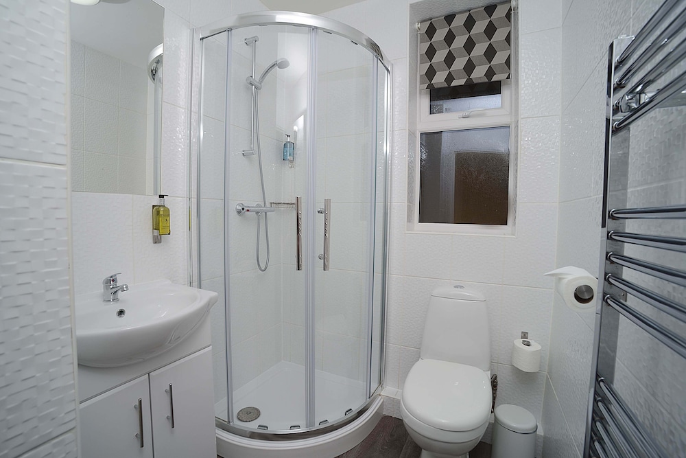 Twelve Self Serviced Apartments 48/50
