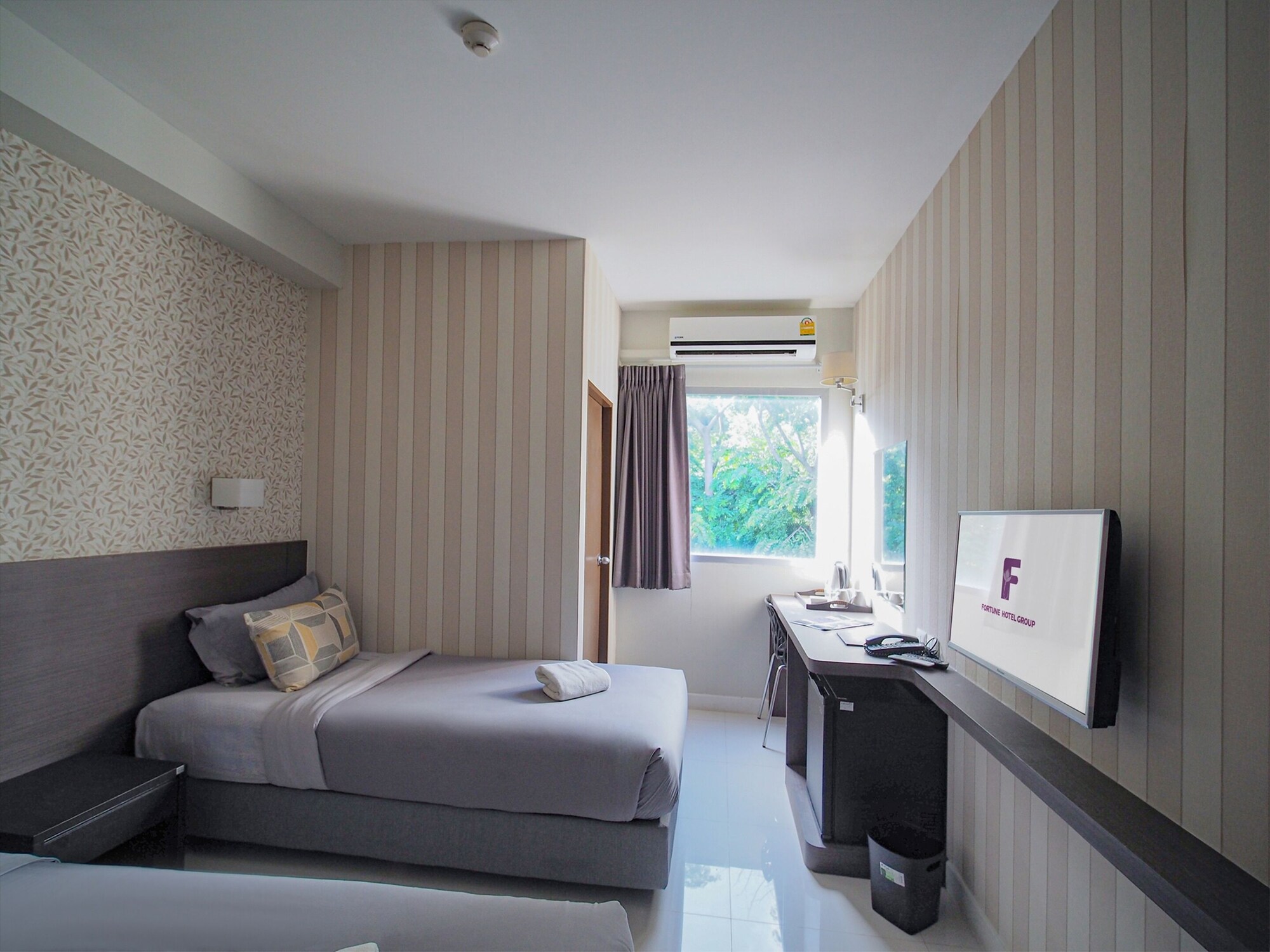 SUPERIOR, TWIN BEDS