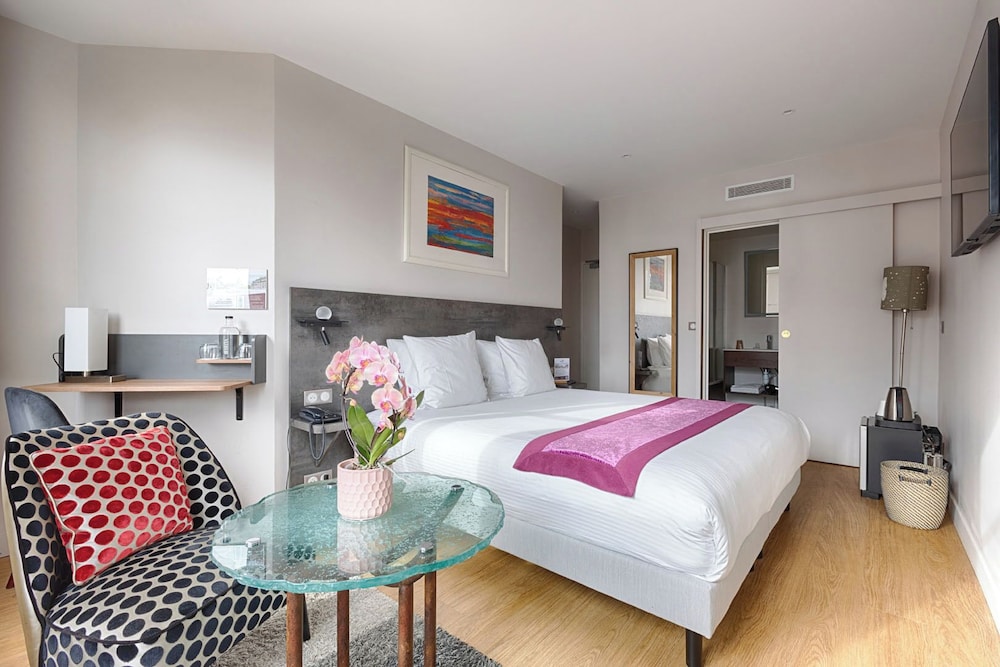 CITY, PRIVILEGE, DOUBLE BED