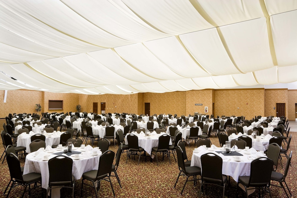 Lake Okoboji Resort and Conference Center 43/53