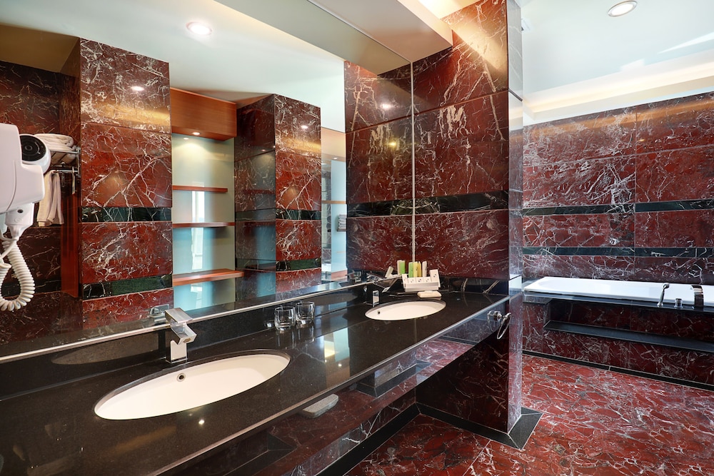 SWISS-BELHOTEL MALEOSAN MANADO 64/67