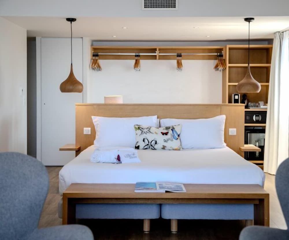 Junior Suite, King Bed, Sea View
