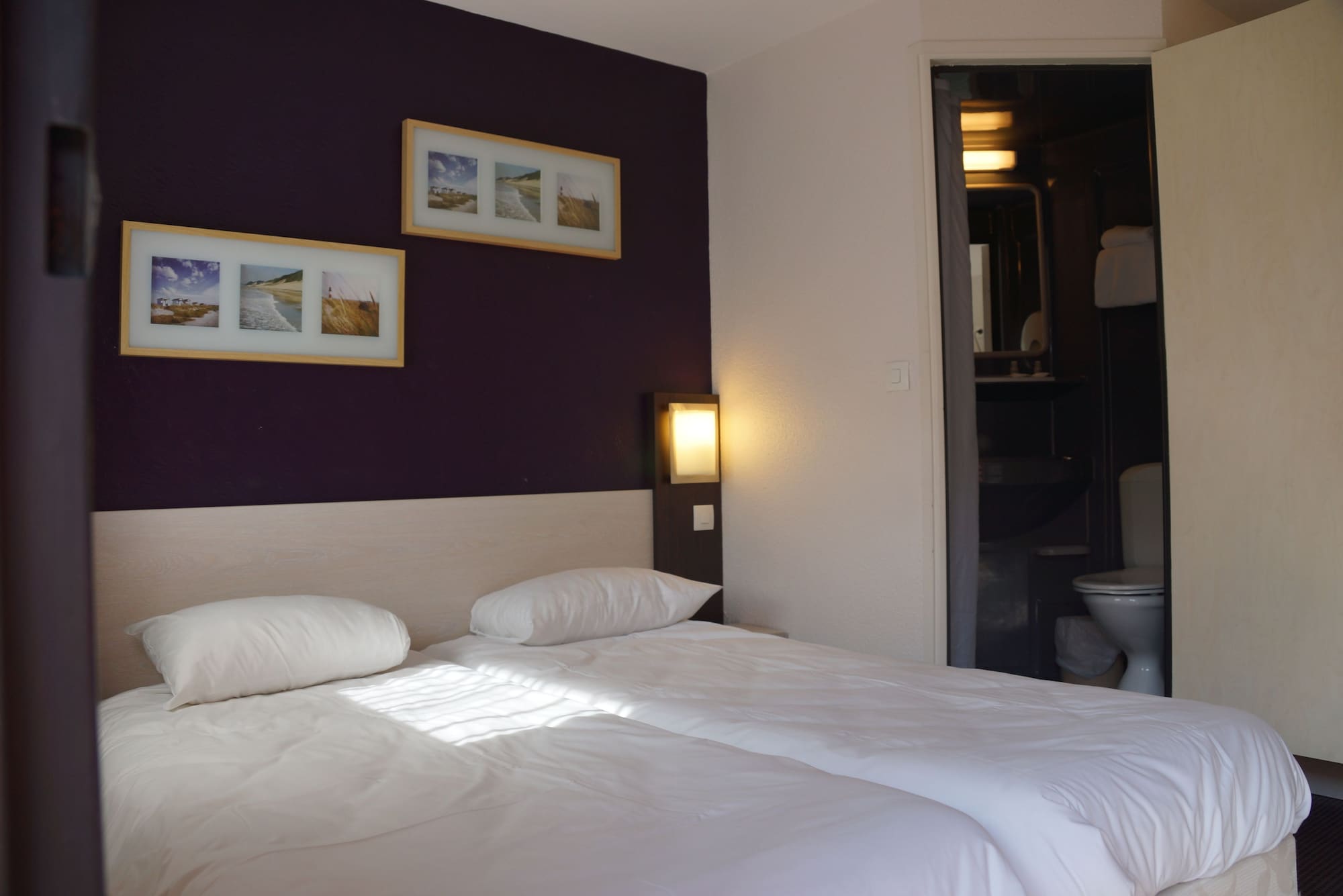 Room, Twin Beds