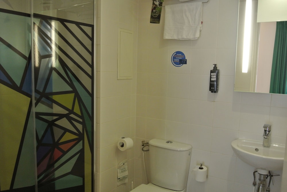 Ibis Styles Paris Maine Montparnasse 66/66