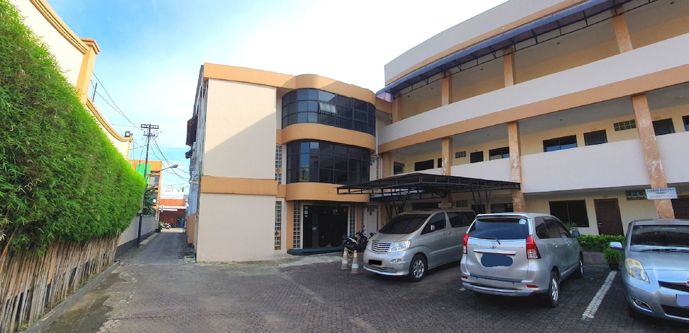 Jambrut Inn Hotel 43/50