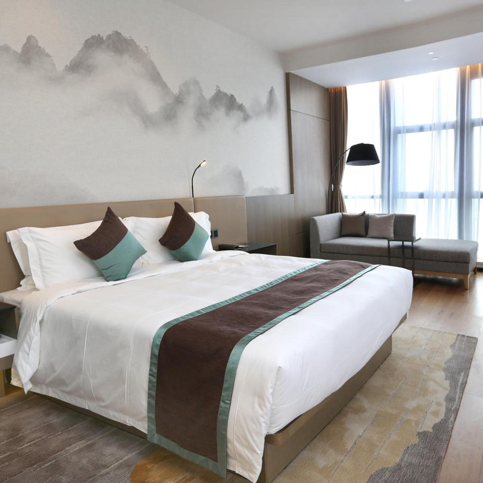 Superior, King Bed, Garden Side