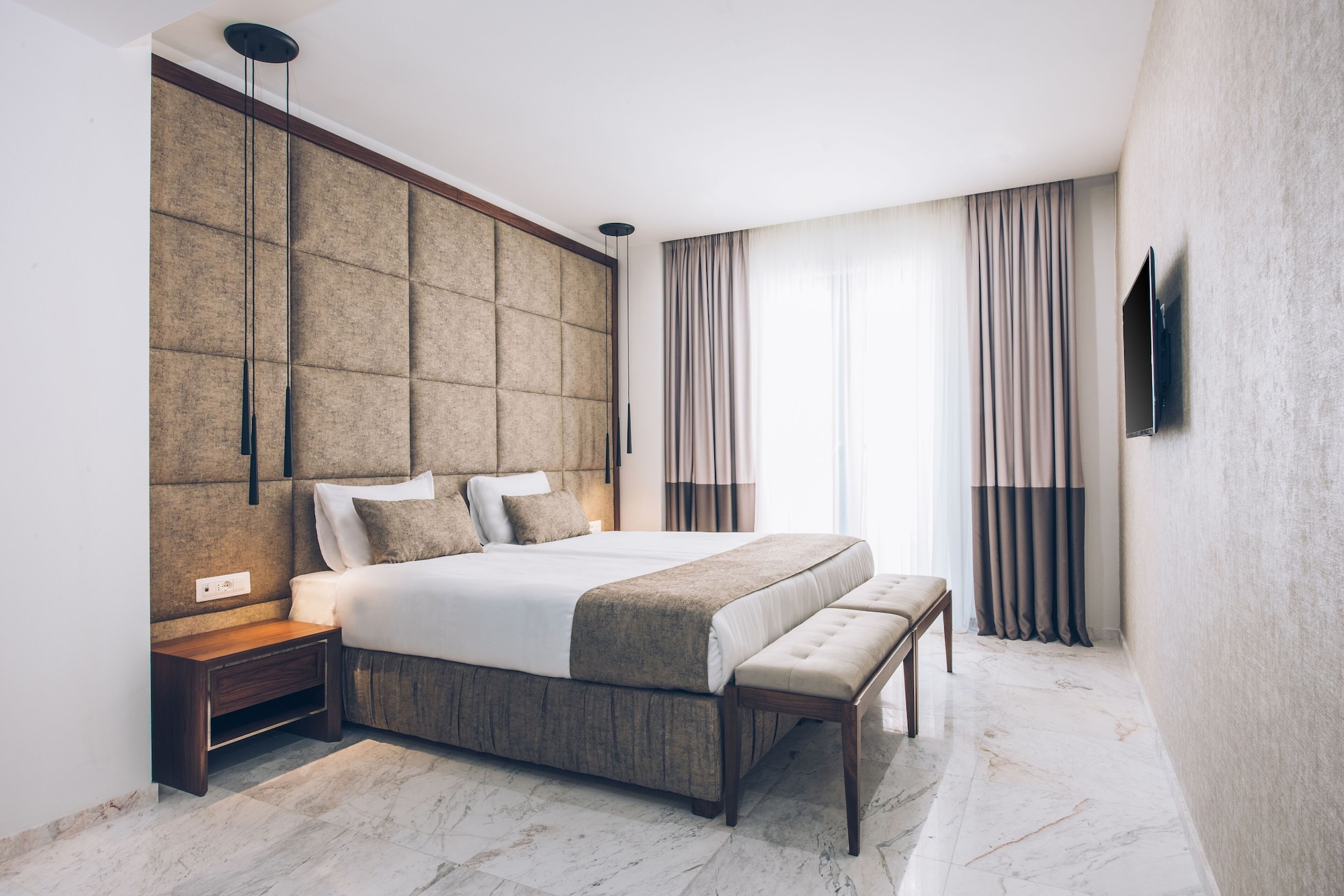 غرفة بسريرين منفصلين
