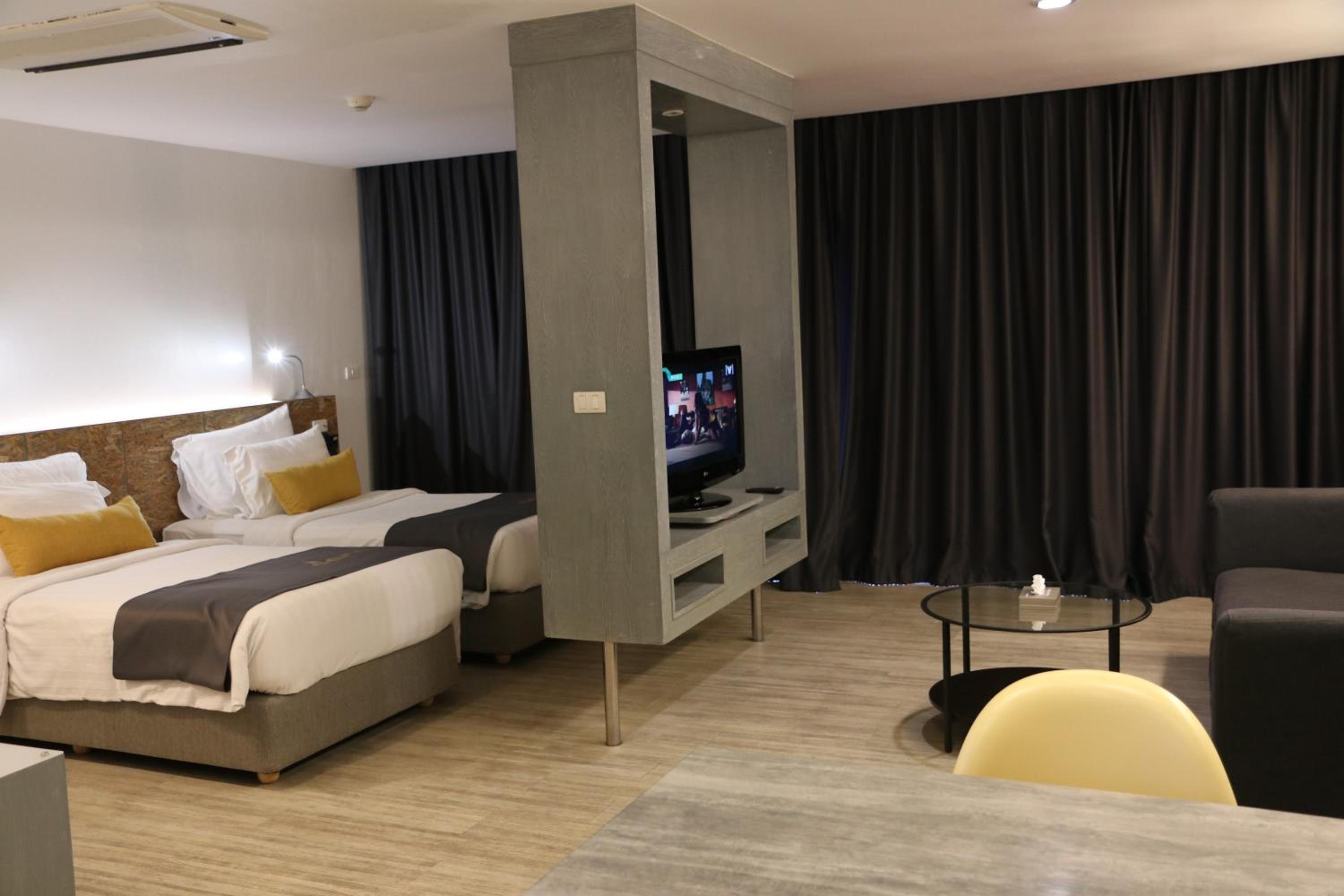 Junior Suite, Twin Beds, Balcony