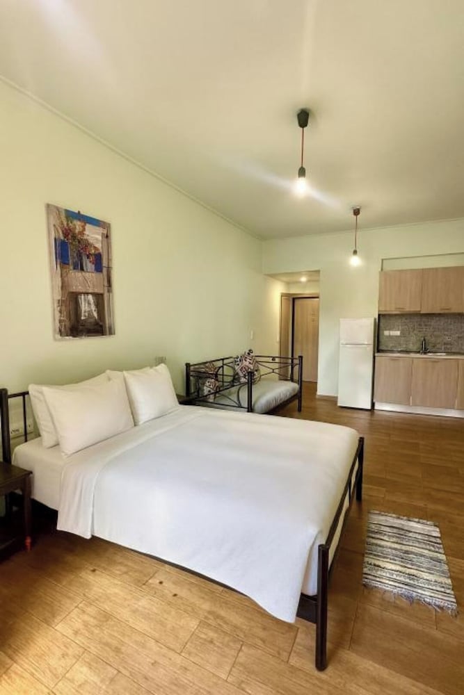 Concierge Athens I 14/50