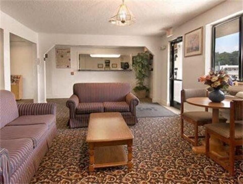 Americas Express Inn 13/22