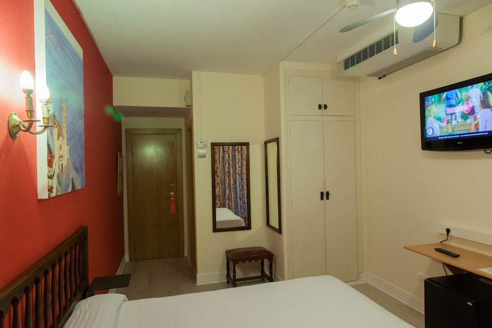 El Cid Hotel 30/72