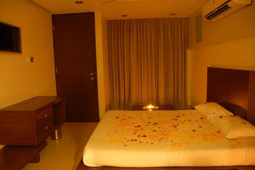SILVER SANDS BEACH RESORT 8/14