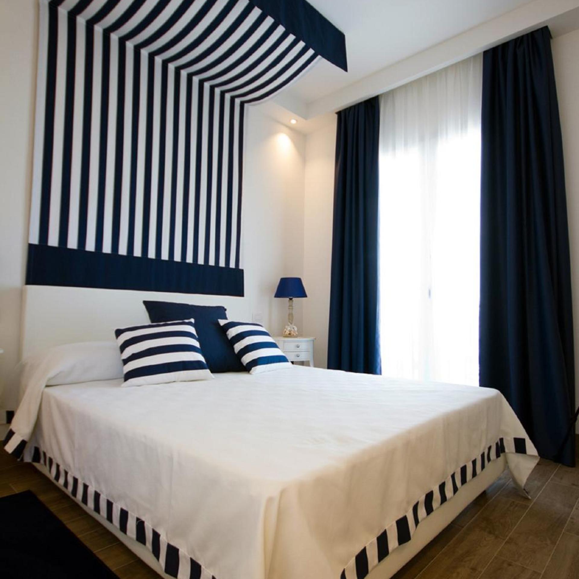 Room, Double or Twin Bed, Garden View