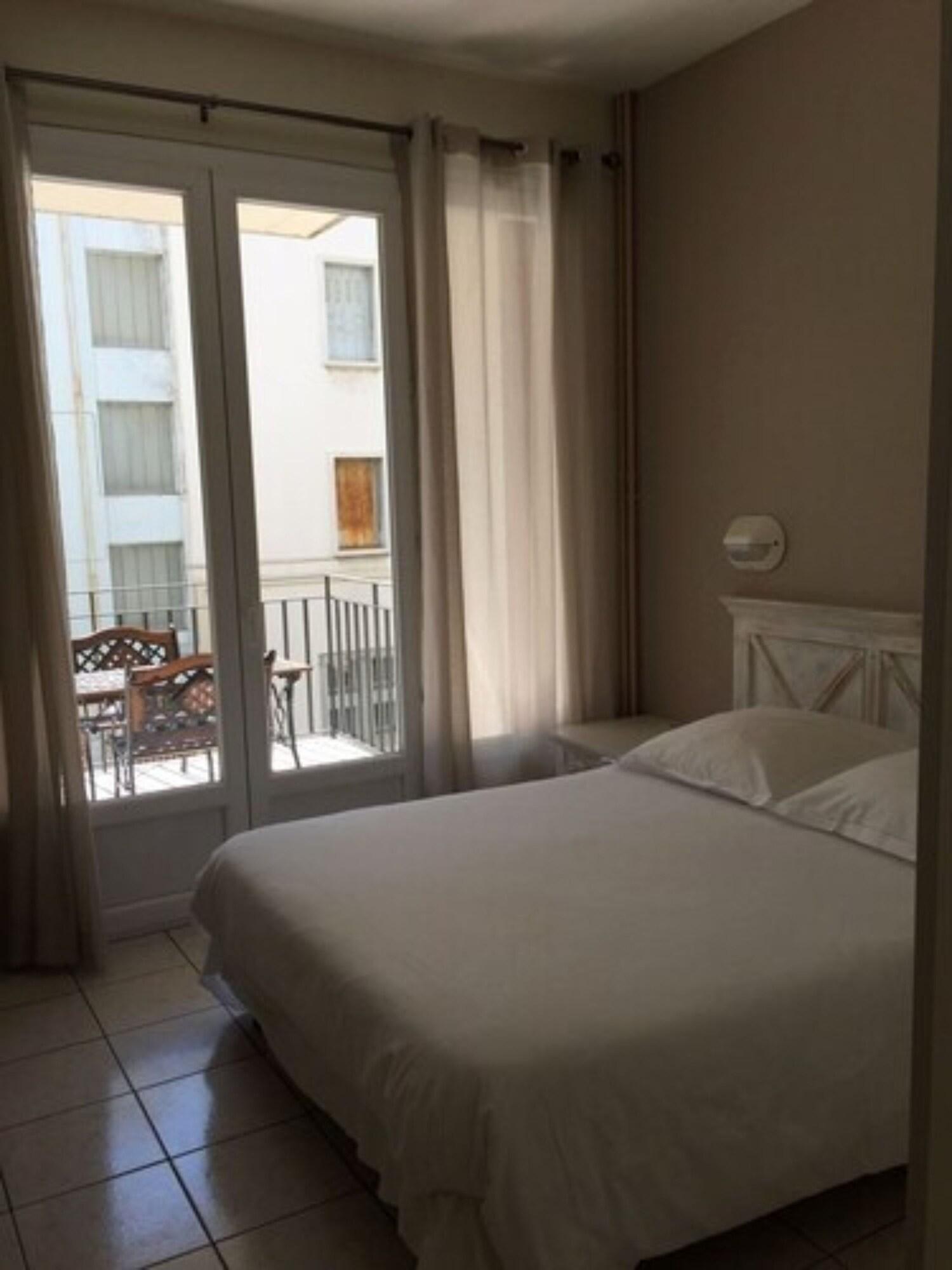 Hotel Bonaparte 3/17