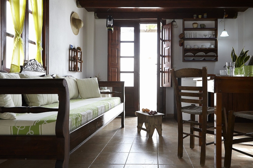Anna Traditional Apartments 44/68