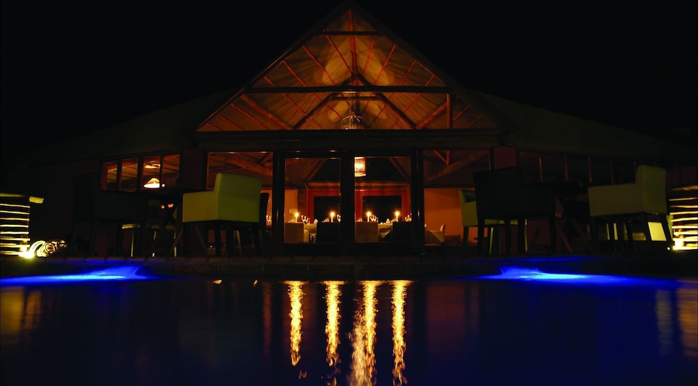 Suricate Tented Kalahari Lodge 19/22