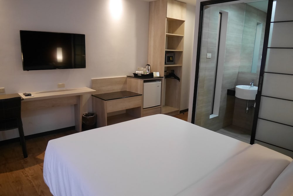 Circle Inn Hotel and Suites 15/63